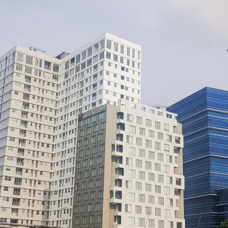Comfy White 2Br For 3 Pax At Tuscany Residence