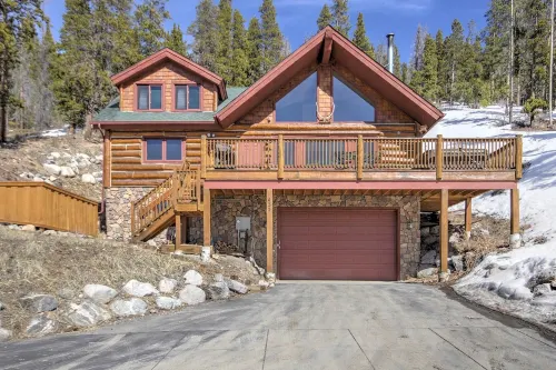 Barton  4 Bedroom Home by RedAwning
