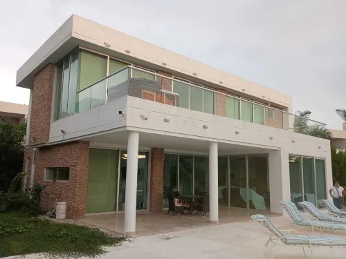 RESORT FRENTE AL MAR