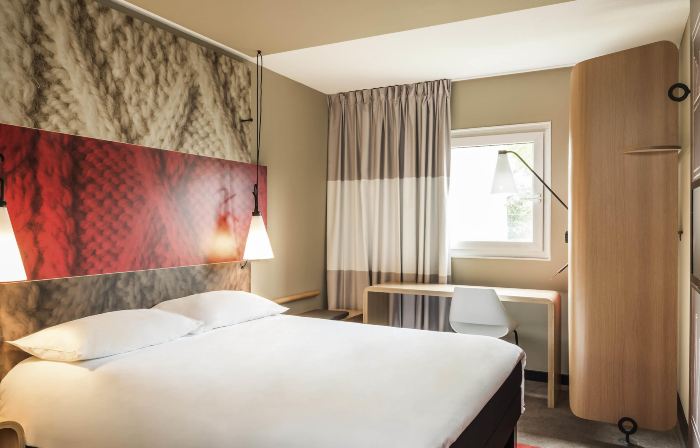 Ibis Reading Centre