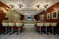 Hilton Garden Inn Dubai Al Muraqabat - Deira - Bars