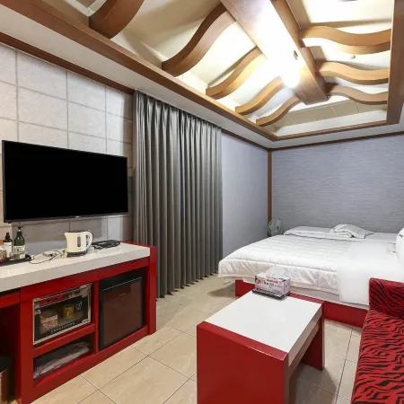 Dreamhill Motel Отели рядом с достопримечательностью «Астрономическая обсерватория «Чхомсондэ»»