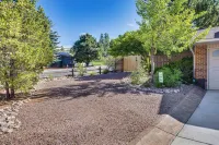 Hillside Place w/ Mountain Views ~ 8 Mi to Dtwn! - Apartments