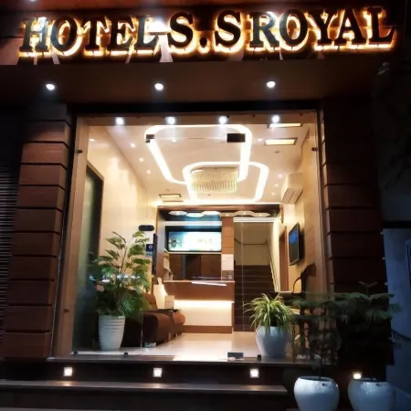 Hotel SS Royal Отели рядом с достопримечательностью «Храм международного общества сознания Кришны»