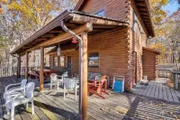 On-site Trails, Pond! Rustic Harpers Ferry Cabin - 3-Star