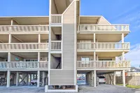 Walk to Shore! Ocean-View Condo in Carolina Beach - Beach
