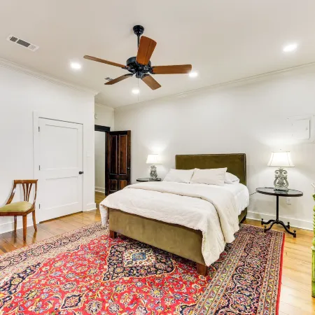 Charming Louisiana Getaway w/ Furnished Balcony!