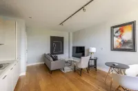 Luxurious 1 Bed House, Free Parking, Braintree Town with Sky TV Hotels in Braintree