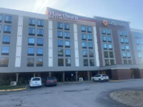 La Quinta Inn & Suites by Wyndham Nashville Airport/Opryland