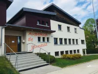 Auberge de Jeunesse HI Pontarlier - Hostels