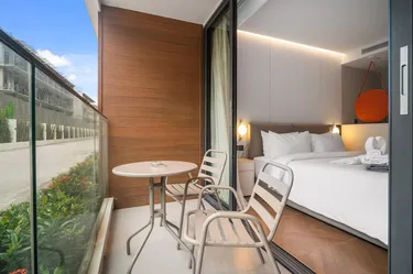 รูปภาพของKora A110 – Luxury Pool Access Beachfront Studio