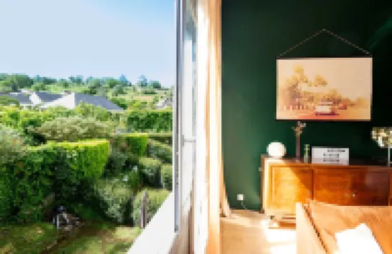 Elegant 2 Bedroom Triplex with Parking Honfleur