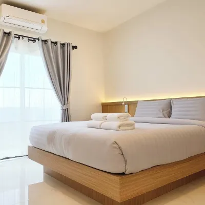 Northerly Hotels near Wat Chiang Yuen (Red Temple)