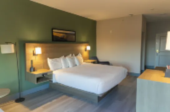 โรงแรม The Bridges