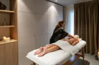 International Beach Hotel - spa