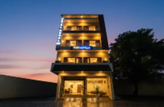 FabHotel Regal, Sector 78