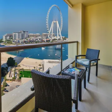 فندق وأجنحة وشقق رمادا باي ويندهام دبي جميرا بيتش ريزيدنس Hotels near Marina Beach