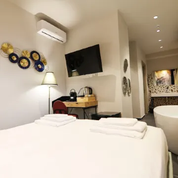 Noah Gate Hotel & Suites