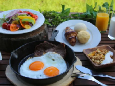 The Retreat 飯冢市酒店