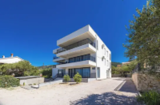 Modern Apartment, 300m From the Beach
