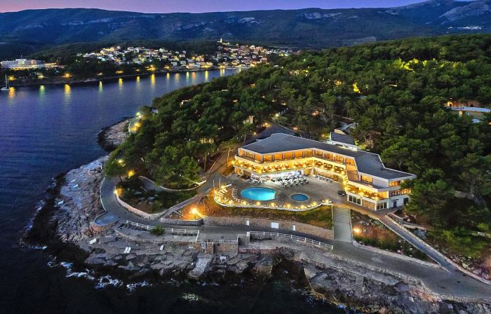 Beautiful Apartments in Jelsa, With Pool