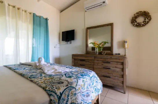 Wave Crest Suites Hotel a 