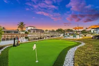 Resort-Style Waterfront Villa; Spa, Kayaks, Sauna, Heated Pool, Arcade, Golf