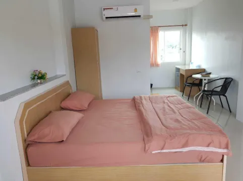 Natharinee Residence