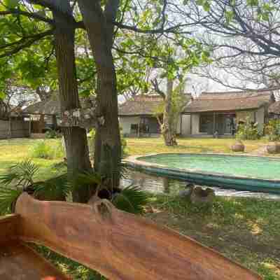 Mgoza Lodge Hotel Exterior