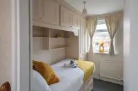 3-Bed Westhoughton | M61 | Driveway Parking - parking