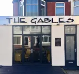 Cherish Lewis Hotel Blackpool- 2 Min to Beach- Smart Lock- Fast WiFi - Beach