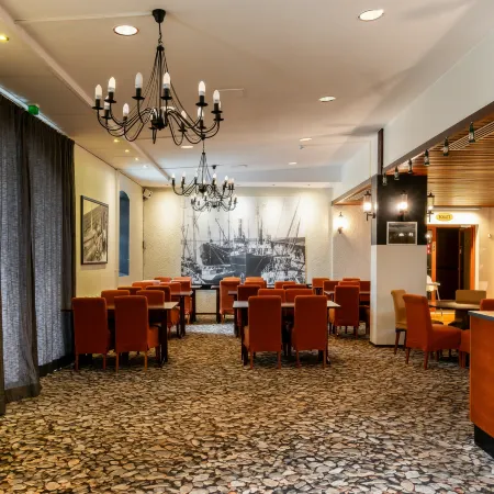 Hiisi Hotel Turku Seaport Отели рядом с достопримечательностью «Музей музыки Яна Сибелиуса»