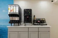 Red Roof Plus+ & Suites Virginia Beach - Seaside - breakfast