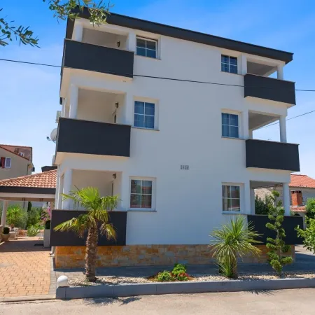Apartments Jacqueline Hotels in Pakoštane