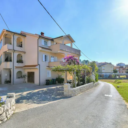 Apartments Mirjana V