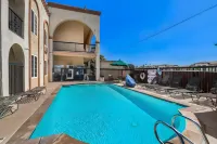 โมเทล เมดิเตอเรเนียน เอสกอนดีโด