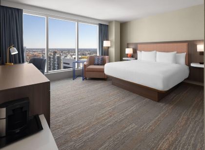 La Quinta Inn & Suites by Wyndham Jamaica NYC/JFK AirTrain