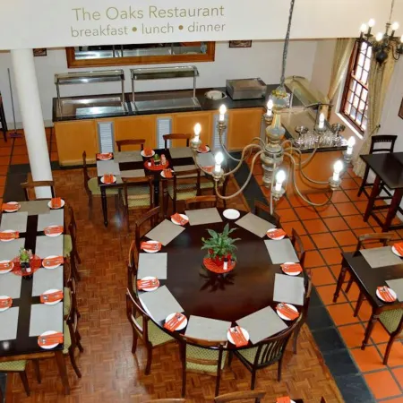 Oakhurst Hotel