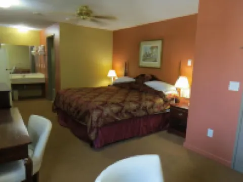 เฟิร์สต์ เวสเทิร์น อินน์ เคซีย์วิลล์