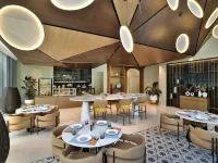 Tumbi Hotel Dubai the Palm, Tapestry Collection by Hilton โรงแรมใกล้ปาล์มไอส์แลนด์