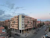 Lyron Hostel - Pensions