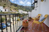 Charming 3-Bedroom Apartment in Scenic Frigiliana - Mountain view