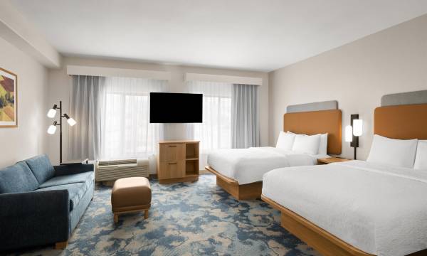 Hampton Inn & Suites Ontario
