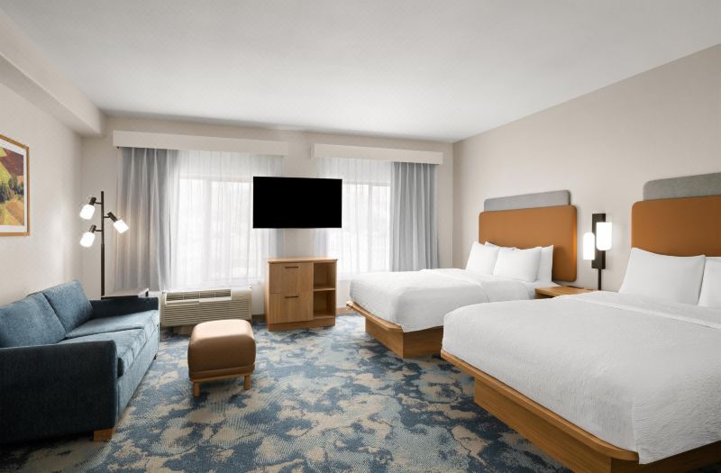 Hampton Inn & Suites Ontario