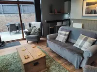 1-Bed Apartment - Sleeps 2 & Private Parking -  Apartamentos vacacionales