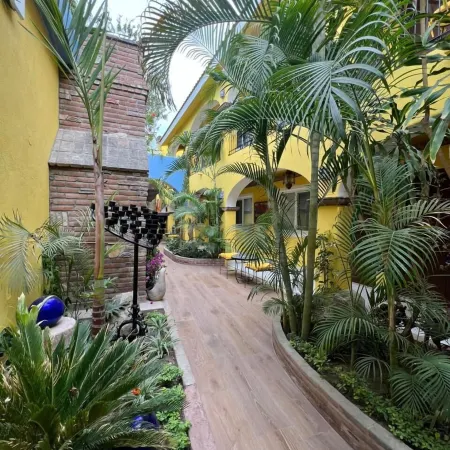 El Encanto Inn & Suites