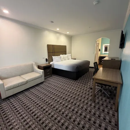 Crystal Inn & Suites IAH Humble