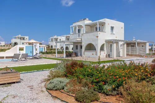 Sun and Moon Villas - Pet friendly