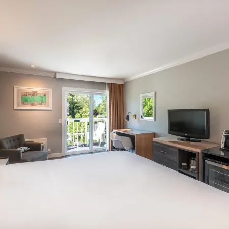 UpValley Inn & Hot Springs Napa Valley, an Ascend Collection Hotel
