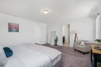 Pelican Landing Modern 3BD in Lakes at Centerra - 4-Star